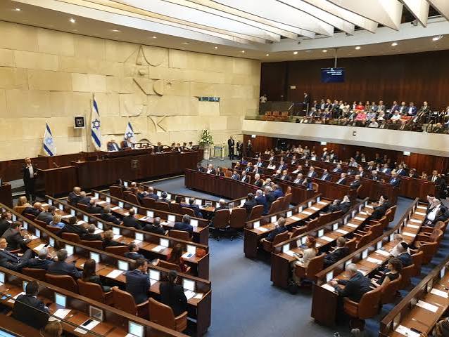 Israele. Verso le elezioni del 27 ottobre, sondaggi incerti e nuove alleanze a destra