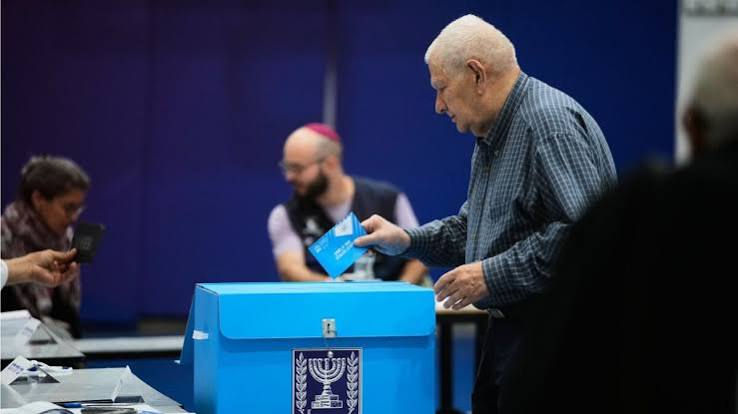 Israele, nessuna maggioranza dopo il voto: Netanyahu ed Eisenkot davanti a quattro scenari politici